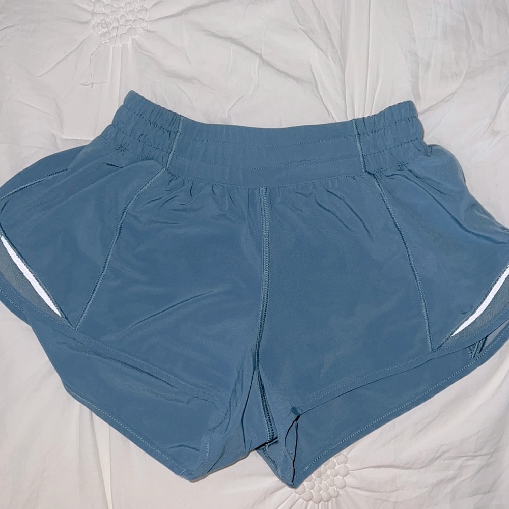 Lululemon Hotty hot shorts 2.5 low rise